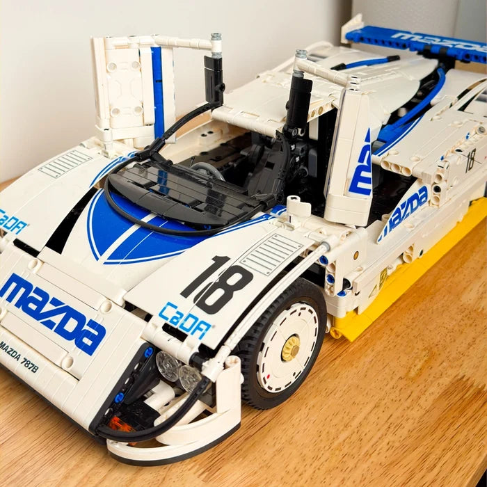 CaDA Mazda 787B 1:10 - Bouwset Auto | C63007W