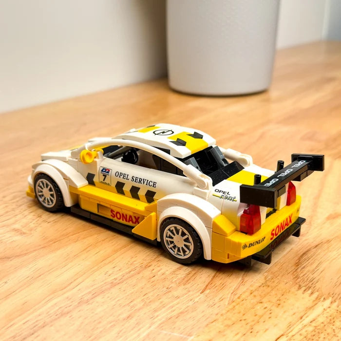 CaDA Opel Astra V8 Coupe 1:24 - Bouwset Auto | C55036W